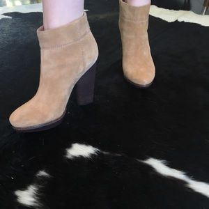 Modern Vintage brown heeled boots